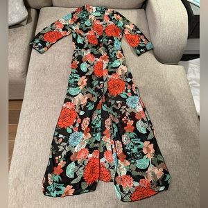 Beautiful and Stunning Cover Up Or Sexy Robe! Gorgeous Flowers & Detail! Small.
